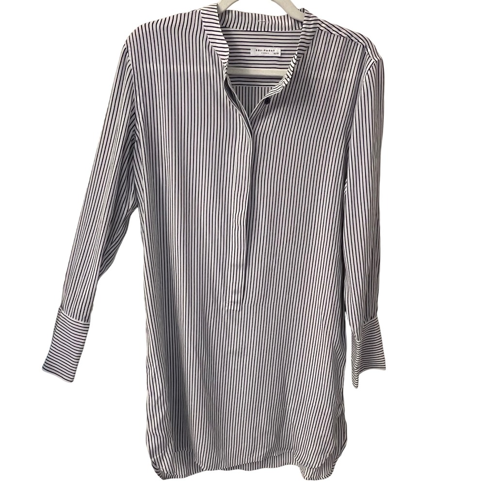 Equipment Femme NWT 100% Silk Striped Tunic Blouse Black White.
Women's XS